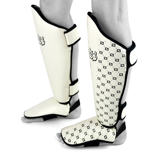 واقيات ساق الملاكمة التايلاندية Fairtex SP5 - أبيض