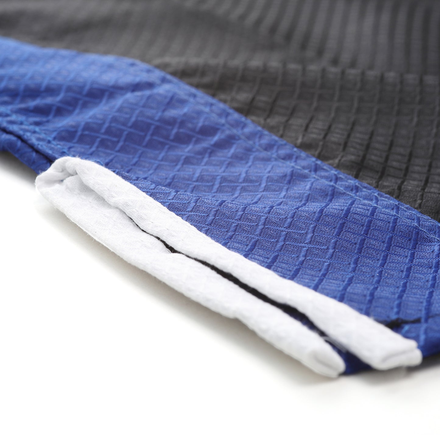 زي فريق النخبة للرياضات الحرة بياقة على شكل حرف V - أسود/أزرق