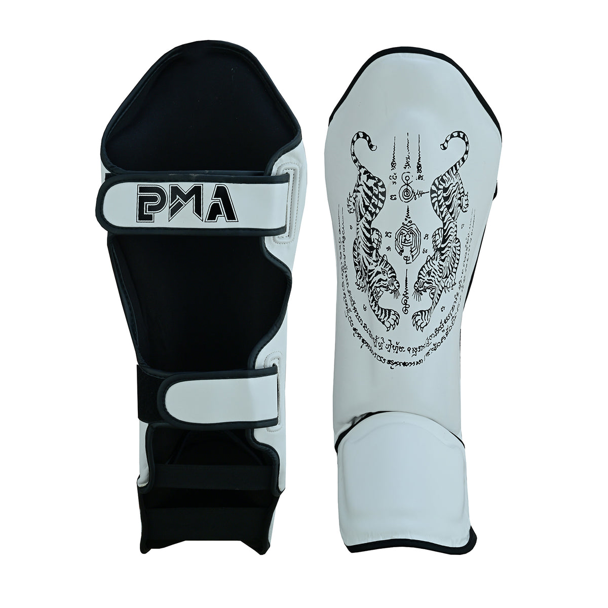 مجموعة قفازات وواقيات الساق للملاكمة التايلاندية من PMA Twin Tigers - أبيض