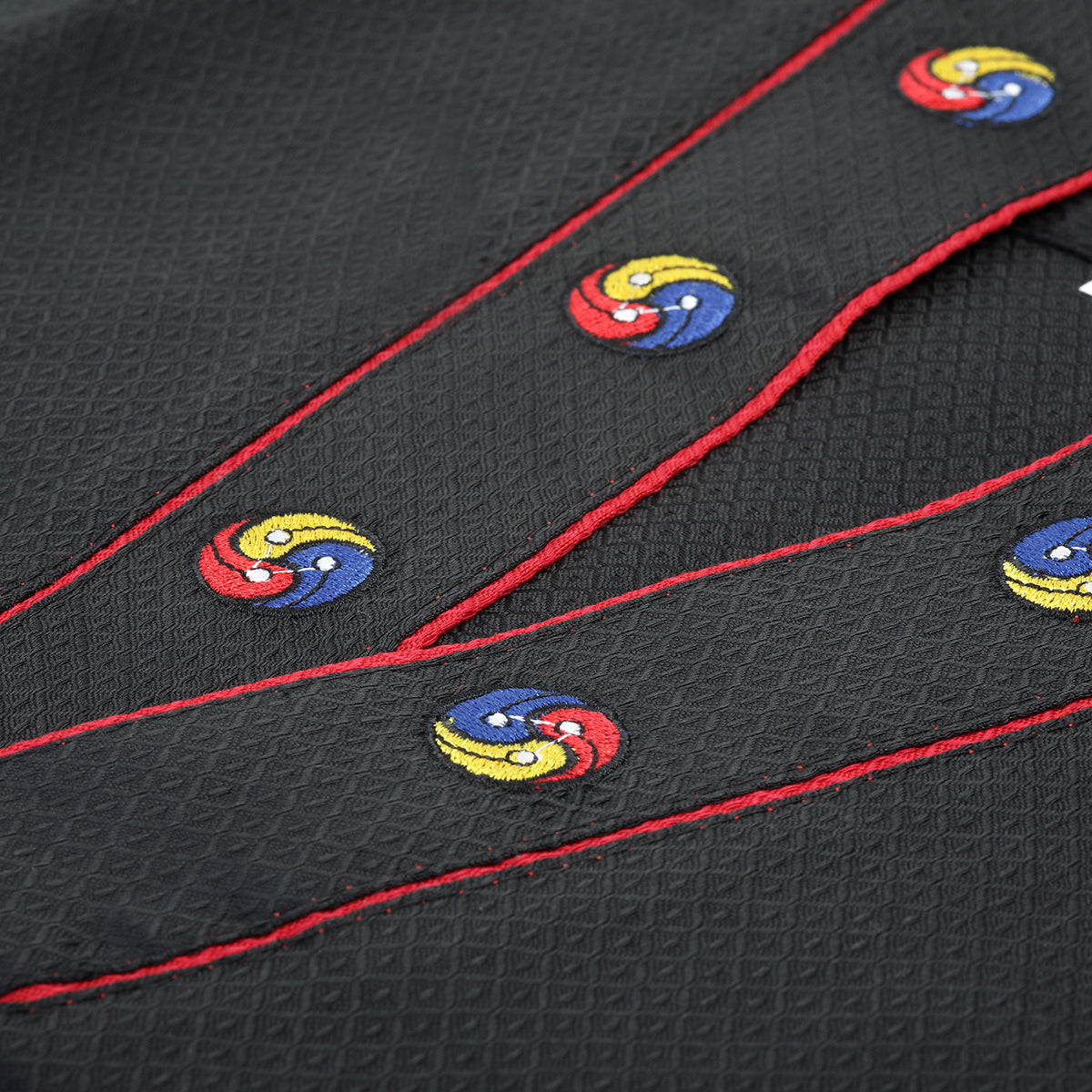 زي كوري احتفالي بياقة على شكل حرف V