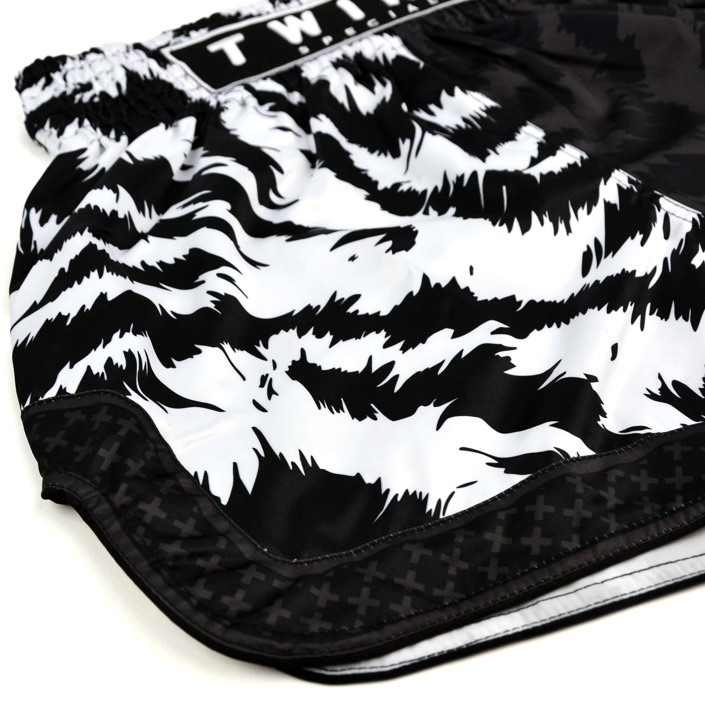Twins Jungle  Muay thai Shorts - Black/White