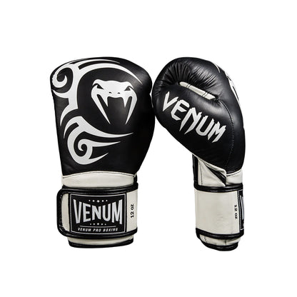 قفازات الملاكمة الاحترافية Venum Giant 2.0 Mike Tyson Pro مزودة بشريط لاصق